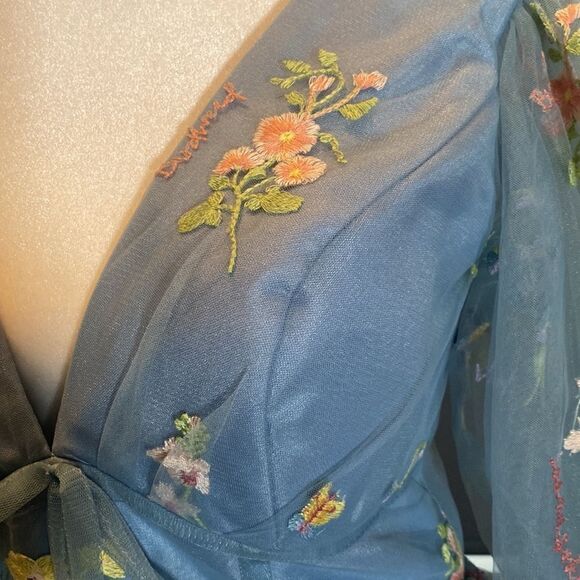 Women’s Blue Prom Party Dress Embroidered Flowers Butterflies Corset Back Size 4 - Picture 9 of 14